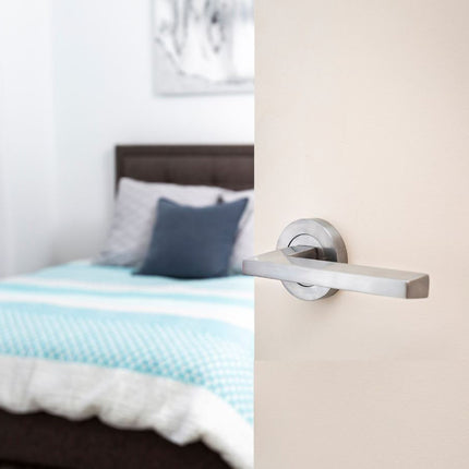 7110.1.SC | Vector Door Handle Lever on Round Rose Entrance Set 60mm (Key/Key) Satin Chrome | Zanda Architectural