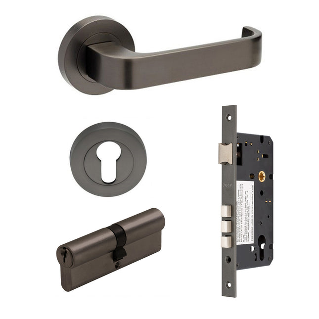 Streamline Door Lever Handle on Round Rose Entrance Set 70mm (Key/Key) Graphite Nickel Zanda | Decorus Hardware